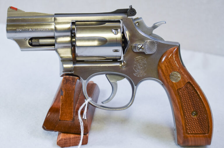 SOLD, SMITH & WESSON MODEL 66-2 COMBAT MAGNUM REVOLVER, 2.5 INCH .357