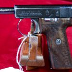 SOLD VERY RARE 1911 WEBLEY & SCOTT METROPOLITAN POLICE MODEL PISTOL, 7.65/.32 auto, ISSUED TO THE LONDON POLICE, RARE WALNUT GRIPS, VERY SHARP!