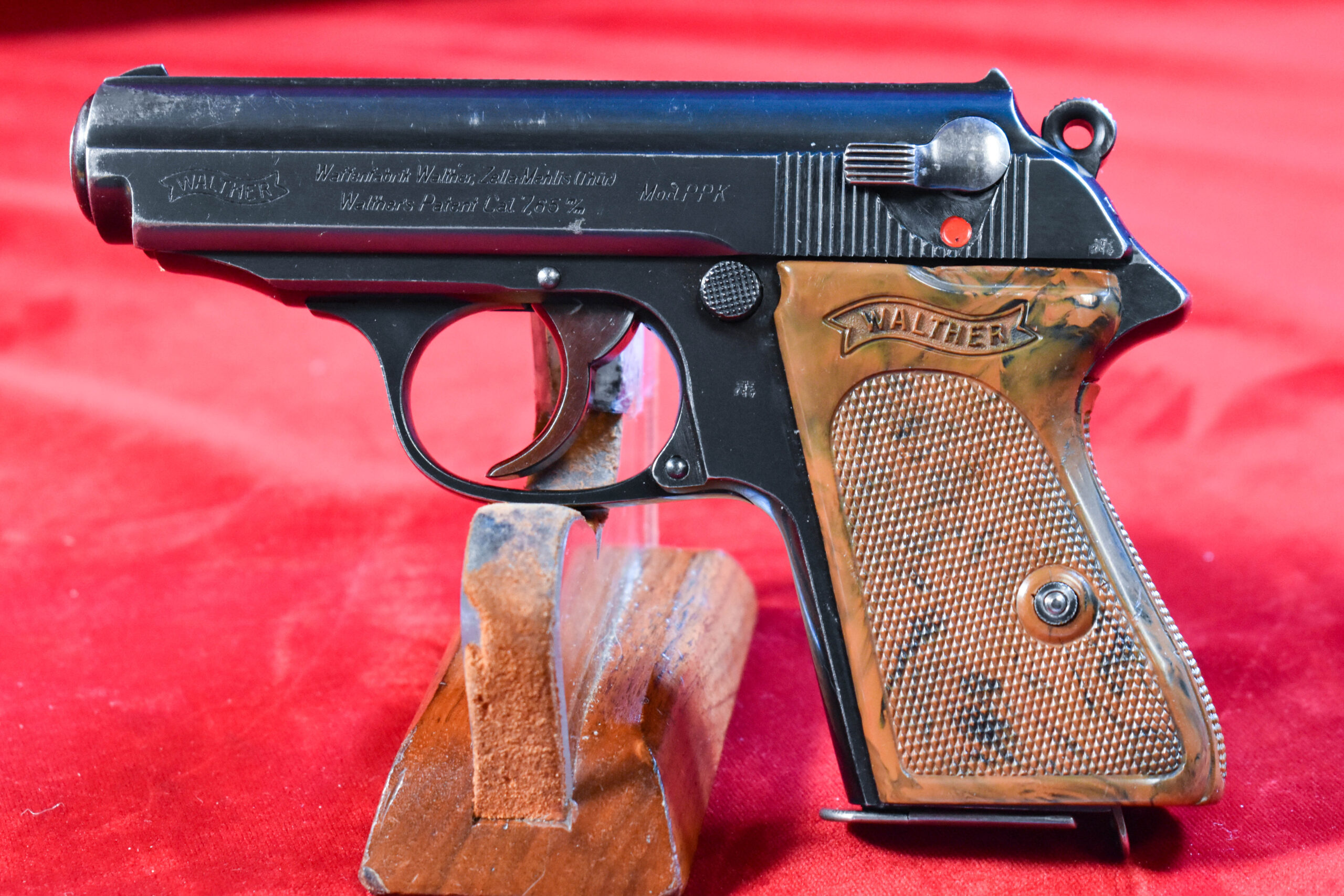 IVANPPK-1 TUE SEPT 29, VERY CHOICE & VERY SCARCE, 1940 PRODUCTION EAGLE/359 WAFFENAMTED WALTHER PPK PISTOL, - Image 1