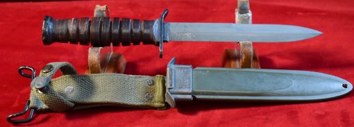 THU JUL 24, US WWII SCARCE MAKER, BOKER GUARD MARKED, M3 FIGHTING KNIFE WITH M8 SCABBARD, MINT COLLECTOR GRADE! - Image 2