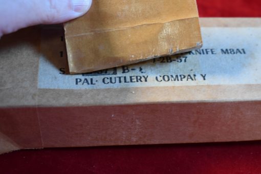 FRI JUL 25, US WWII NEW IN THE ORIGINAL BOX PAL M4 BAYONET & M8A1 SCABBARD, MINT UN-ISSUED! - Image 3