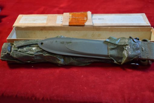 FRI JUL 25, US WWII NEW IN THE ORIGINAL BOX PAL M4 BAYONET & M8A1 SCABBARD, MINT UN-ISSUED! - Image 4
