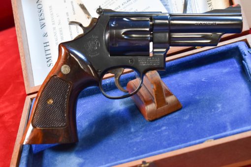WED AUG 20, SMITH IN WESSON MODEL 57 .41 MAGNUM REVOLVER, 1970'S PRODUCTION WITH WOODEN CASE, MINTY! - Image 3