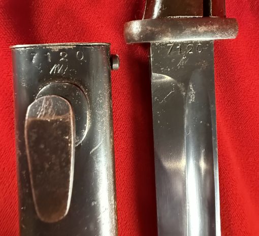 TUE AUG 19, ORIGINAL GERMAN WWII 1940 WKC MADE 98K MAUSER BAYONET, MATCHING UNCLEANED VET BROUGHT BACK TROPHY! - Image 2