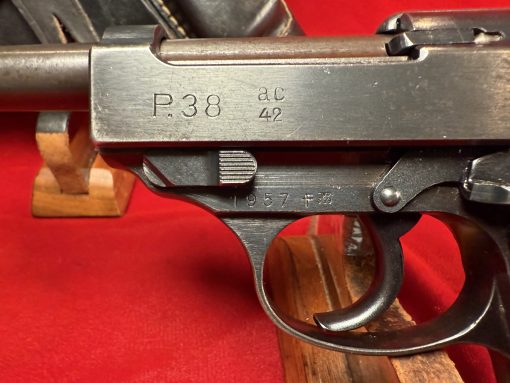 TUE AUG 19, GERMAN WWII WALTHER ac42  P.38 PISTOL, F BLOCK, WITH HOLSTER, VET WAR TROPHY STRAIGHT OUT OF THE WOODWORK! - Image 4