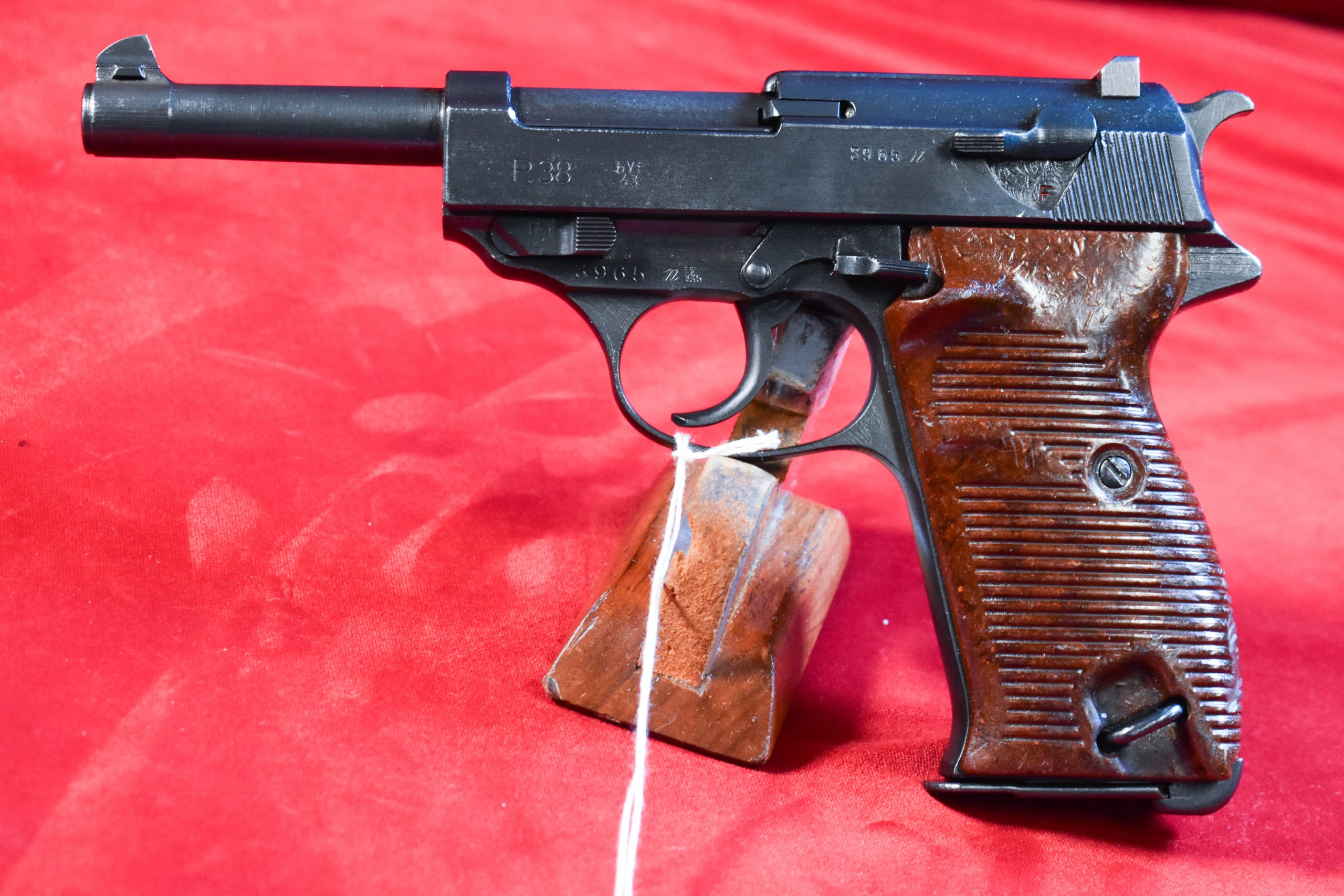 43BIF-1 THU OCT 30, MAUSER byf43 P.38 PISTOL, "n" BLOCK MID YEAR PRODUCTION, VET BRINGBACK, VERY SHARP! - Image 1