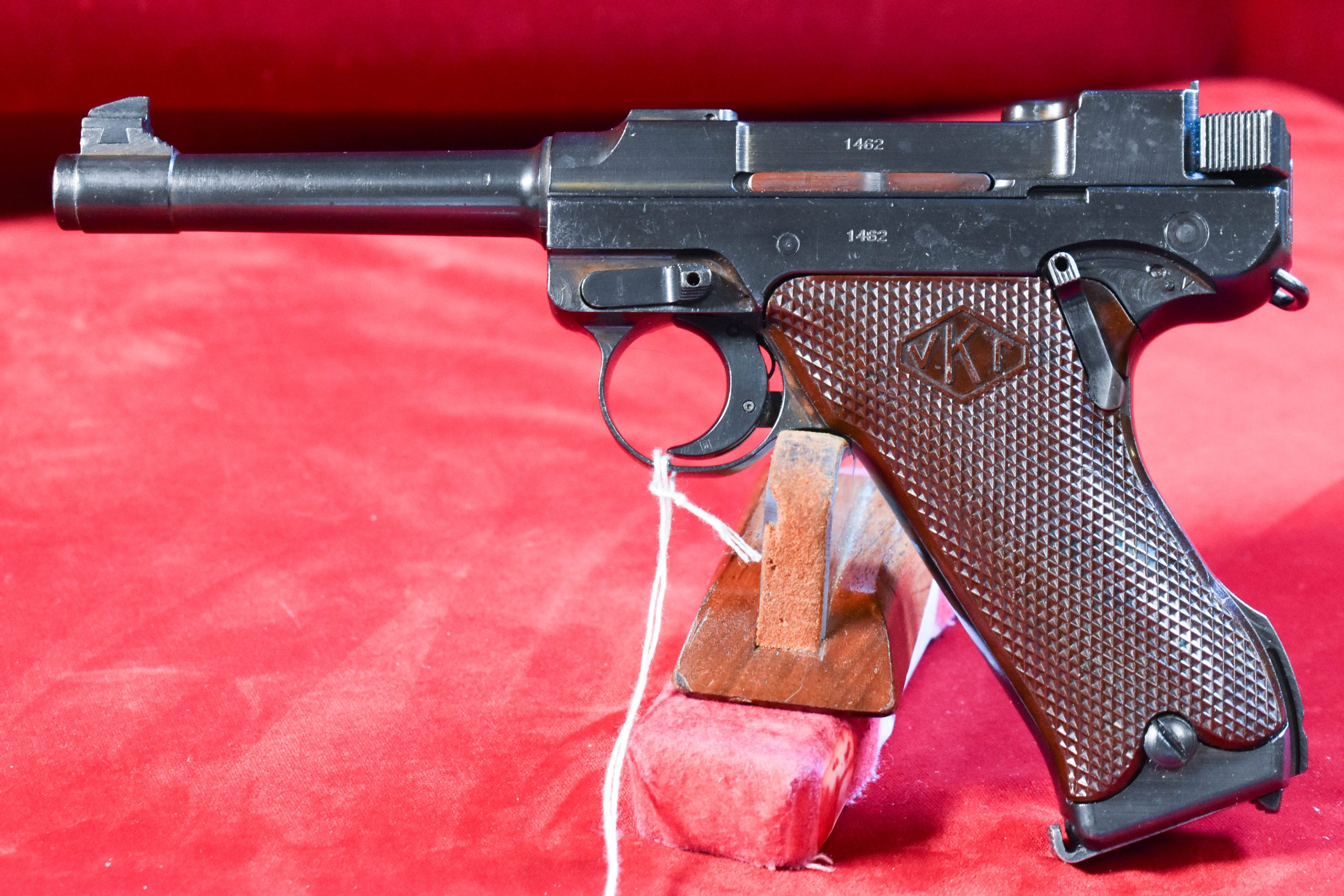 VKT-1 FRI OCT 24, VERY SCARCE & EXCEPTIONAL, FINNISH 1940 1st SERIES PISTOOLI L-35 LAHTI PISTOL, PRODUCTION, WINTER WAR USED, VERY CRISP! - Image 1