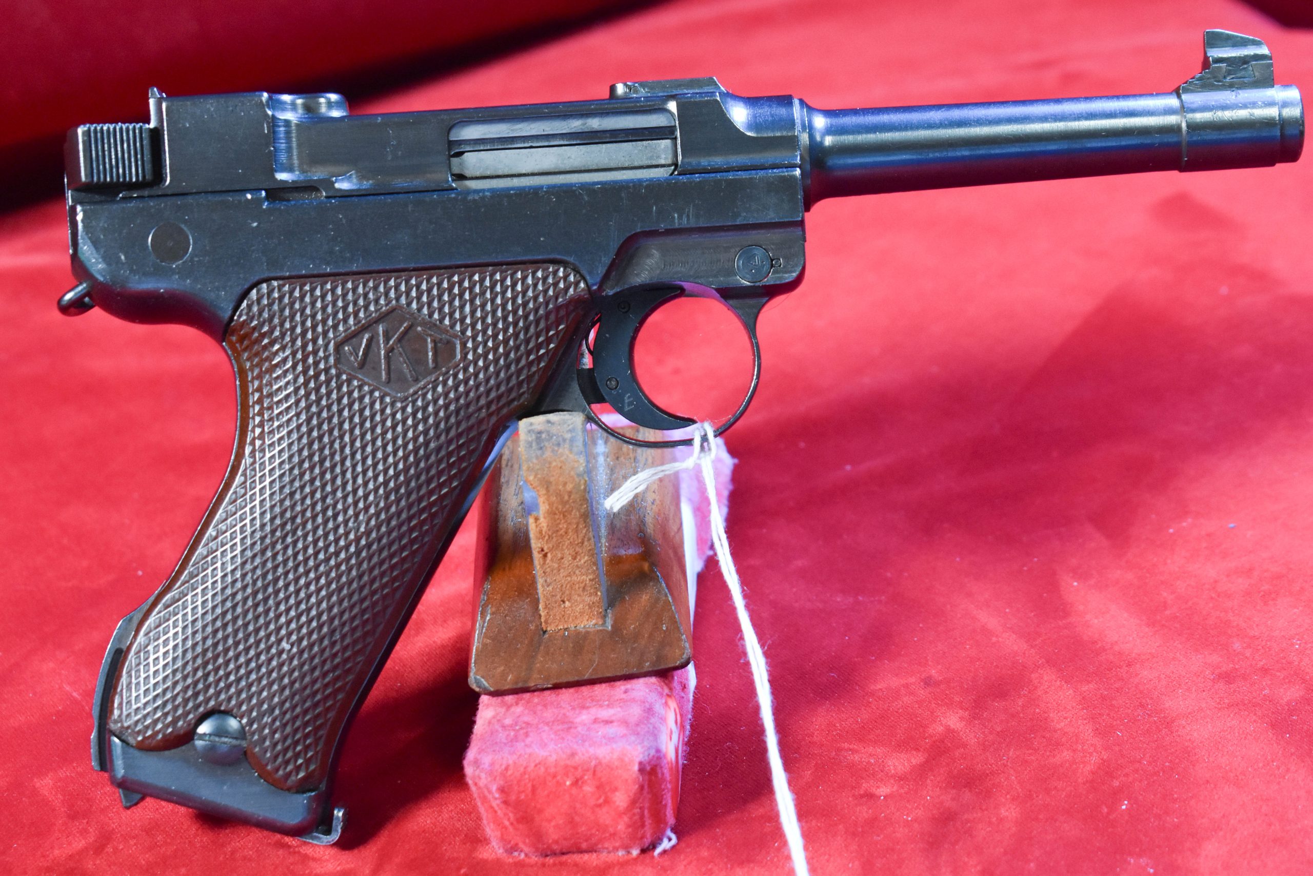 VKT-2 FRI OCT 24, VERY SCARCE & EXCEPTIONAL, FINNISH 1940 1st SERIES PISTOOLI L-35 LAHTI PISTOL, PRODUCTION, WINTER WAR USED, VERY CRISP! - Image 3
