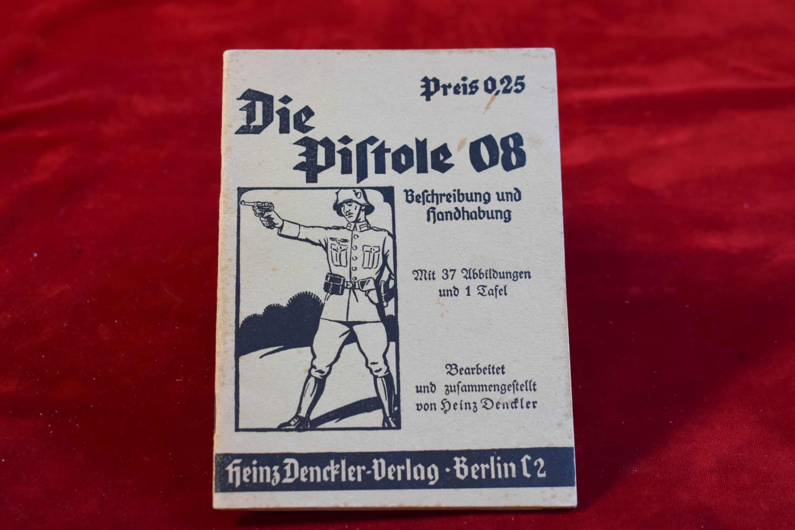 LUGERBOOK-1 STOCKING STUFFER THURSDAY! RARE GERMAN WWII VERLAG MANUAL FOR THE P.08 LUGER PISTOL - Image 1