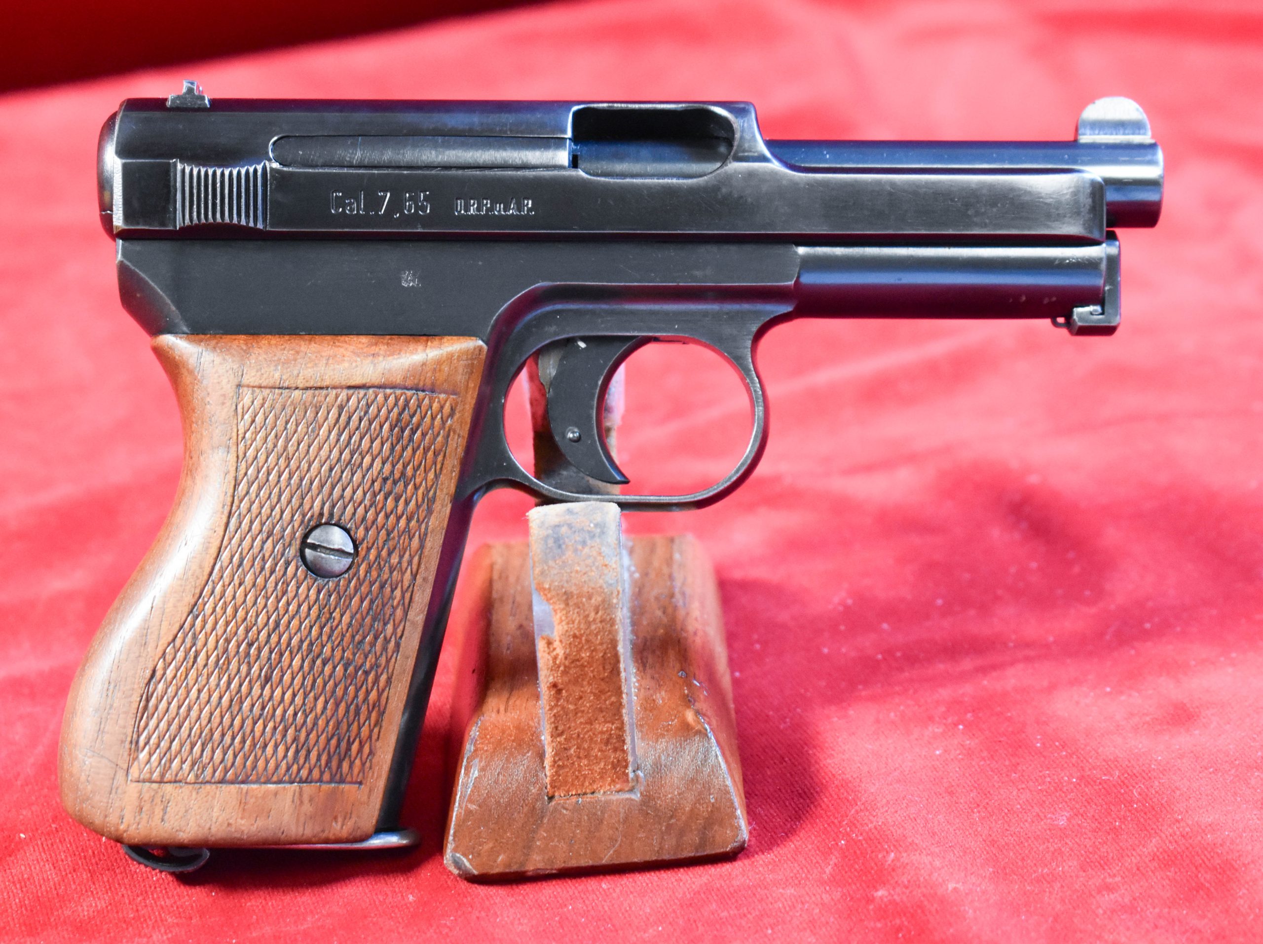 34ELL-1 MON MAR 9, ULTRA RARE & NEVER SEEN FOR SALE, MAUSER MODEL 1934 PISTOL, NAZI POLICE EAGLE/L MARKED, ONLY 500 MADE, VERY SHARP! - Image 1