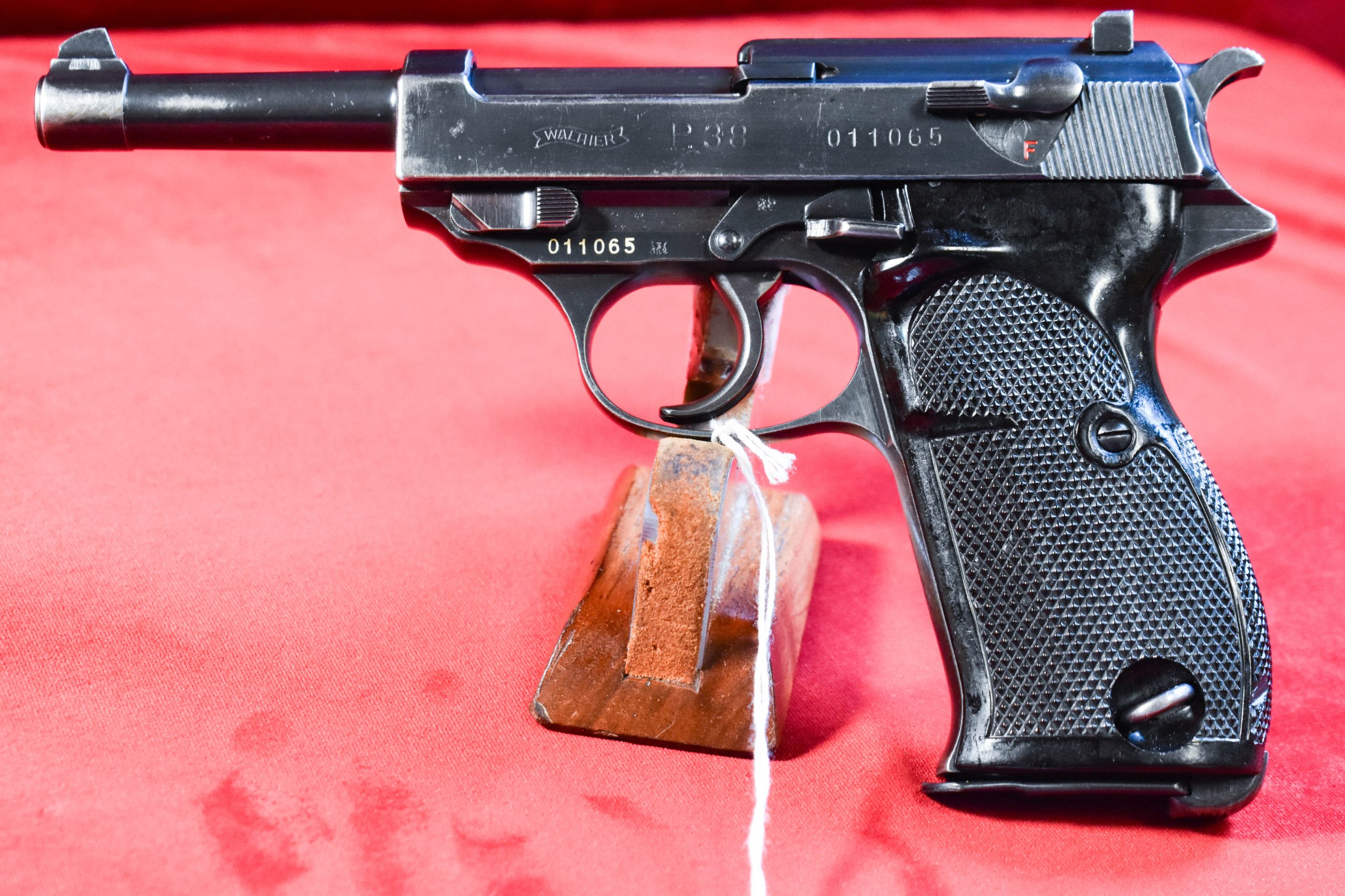 ZERO-1 WED MAR 25, VERY CHOICE & VERY RARE, WALTHER 3rd VARIATION ZERO SERIES P.38 PISTOL, WITH IMPOSSIBLE TO FIND MATCHING MAG, 100% CORRECT, VERY SHARP! - Image 1