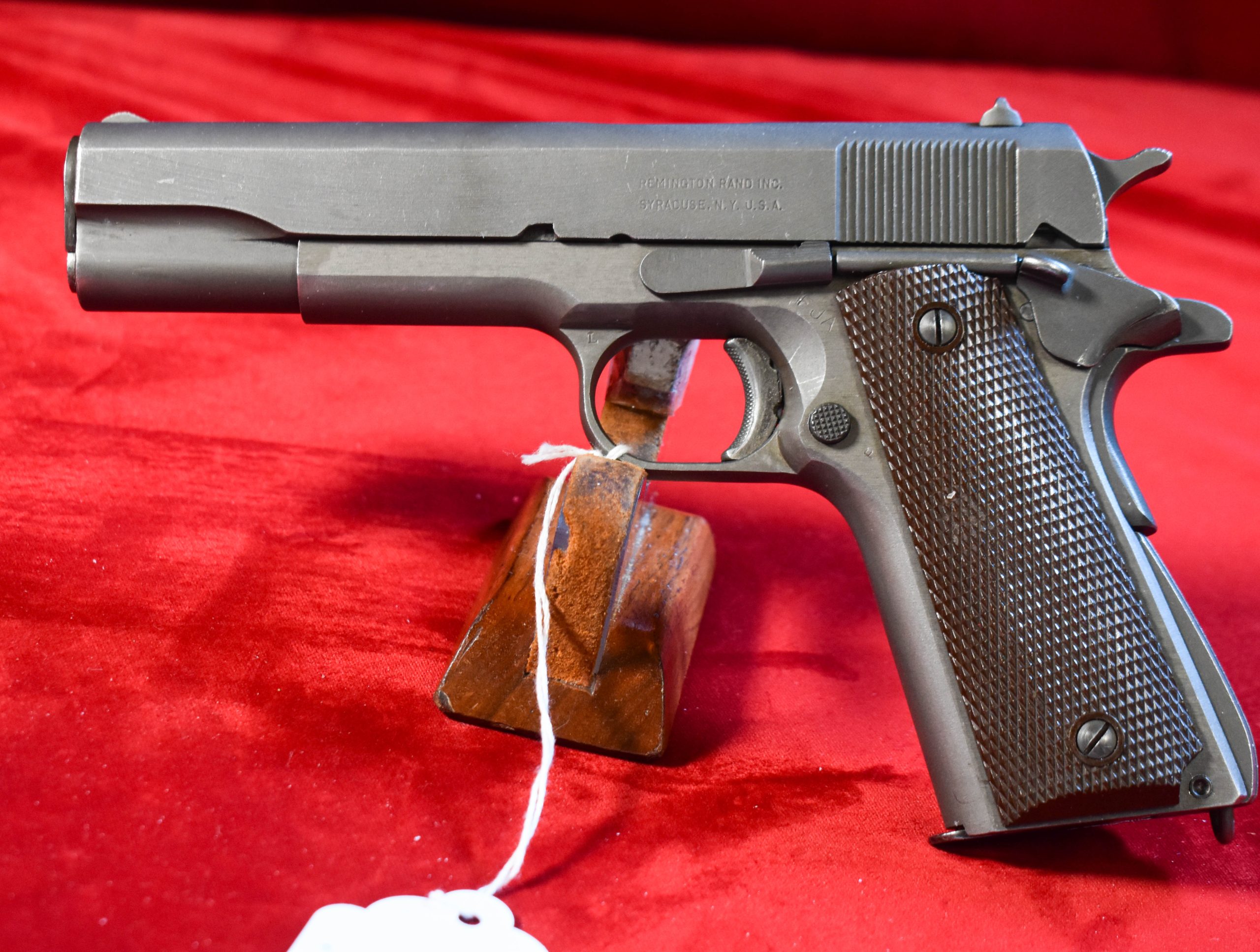 GRAY-1 TUE MAY 19, OUTSTANDING, US WWII REMINGTON RAND 1911A1 US ARMY SERVICE PISTOL, VERY LATE JUNE,1945 PRODUCTION, MINT NEW! - Image 1