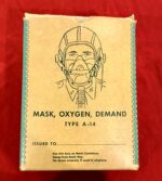 ORIGINAL US WWII ARMY AIR FORCE 1944 LEATHER FLIGHT HELMET WITH A14 OXYGEN MASK DATED 1944, STILL IN THE ORIGINAL BOX! - Image 6