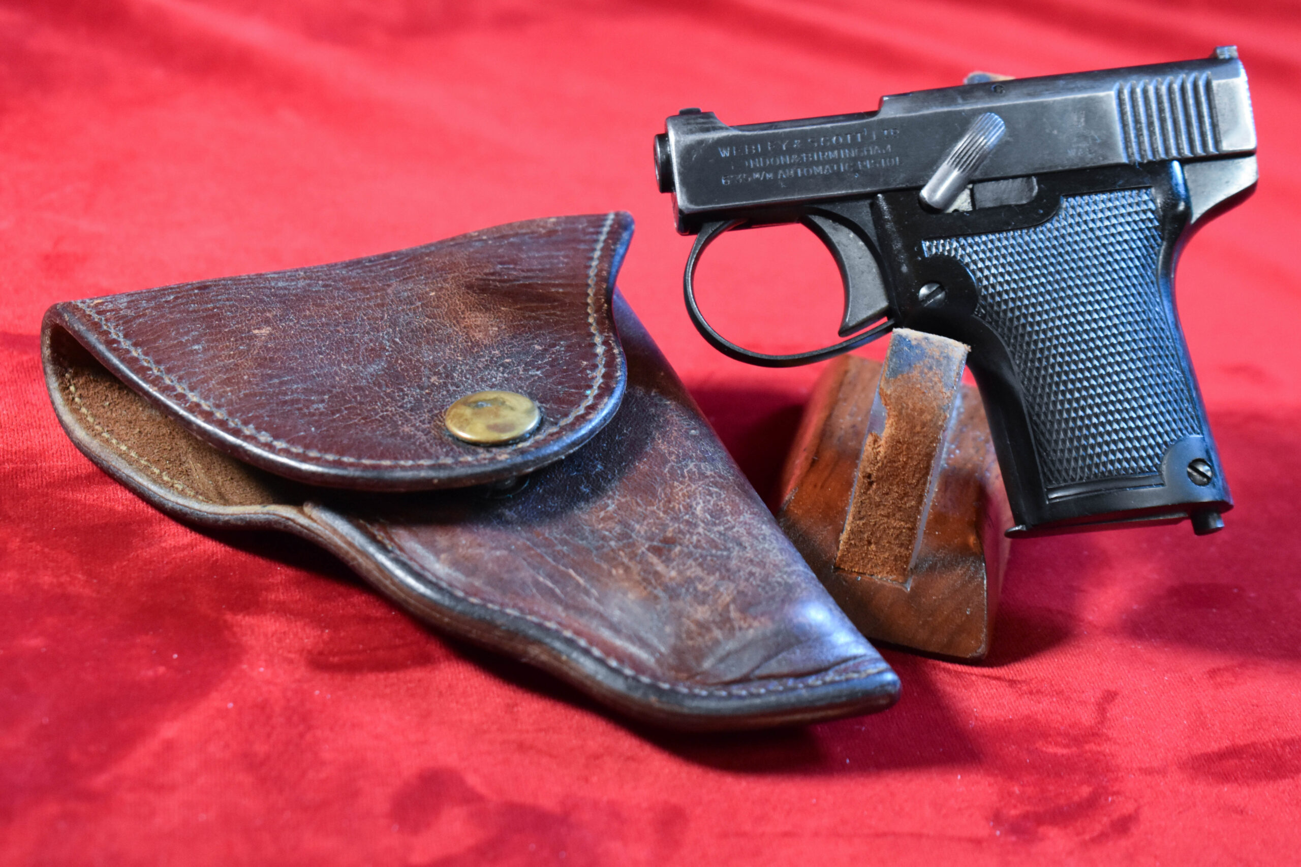 BABYWEB-1 TUE AUG 4, VERY RARE SHORT BARREL VARIANT 1912 WEBLEY POCKET AUTO PISTOL, WITH MILNER LETTER, SHIPPED TO AUSTRALIA, VERY SHARP! - Image 1