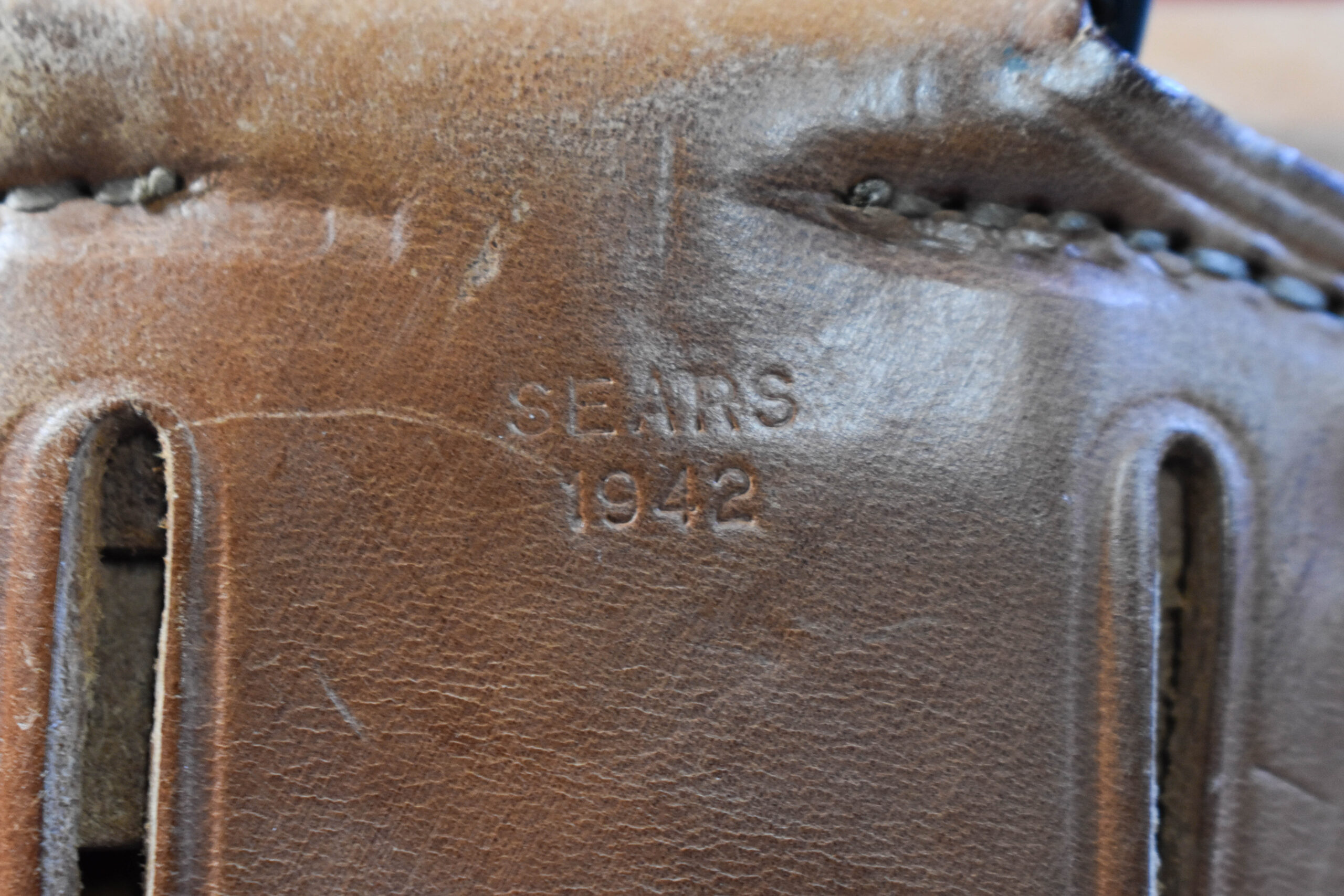 SEER-1 MON AUG 17 US WWII MINT NEW SEARS SADDLERY 1942 DATED TAN HOLSTER FOR THE 1911A1 PISTOL - Image 1