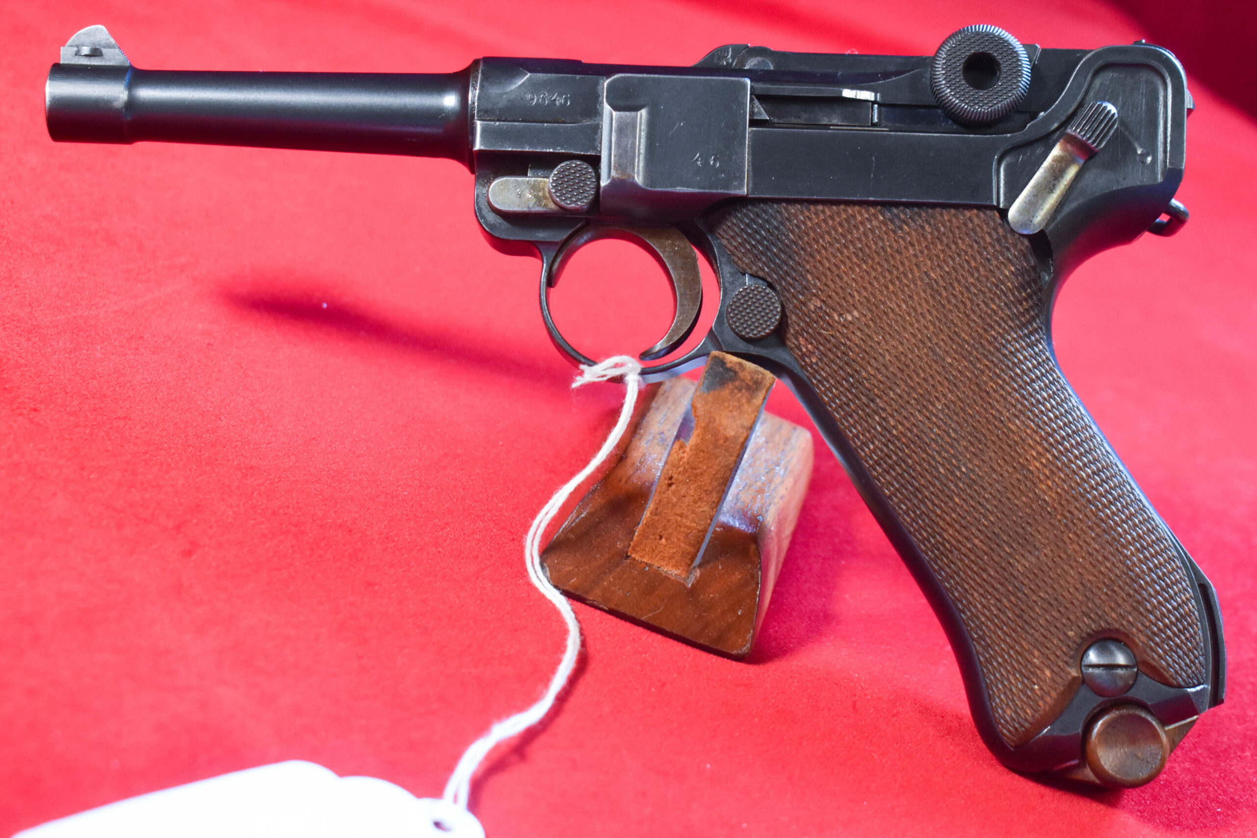 16LUU-1 TUE OCT 20, OUTSTANDING WWI GERMAN ARMY 1916 DWM P.08 LUGER PISTOL, STILL WITH MATCHING MAG! MINT CRISP! - Image 1