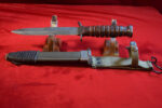 THU JUL 24, US WWII SCARCE MAKER, AERIAL GUARD MARKED, M3 FIGHTING KNIFE WITH M8 SCABBARD, MINT COLLECTOR GRADE! - Image 2